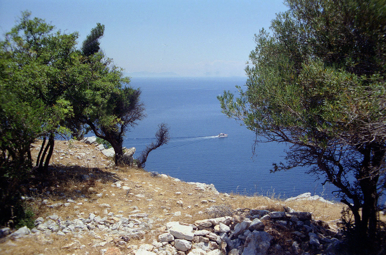 01.06.1996 | Amos   | Blick vom Burgberg aufs weite Meer