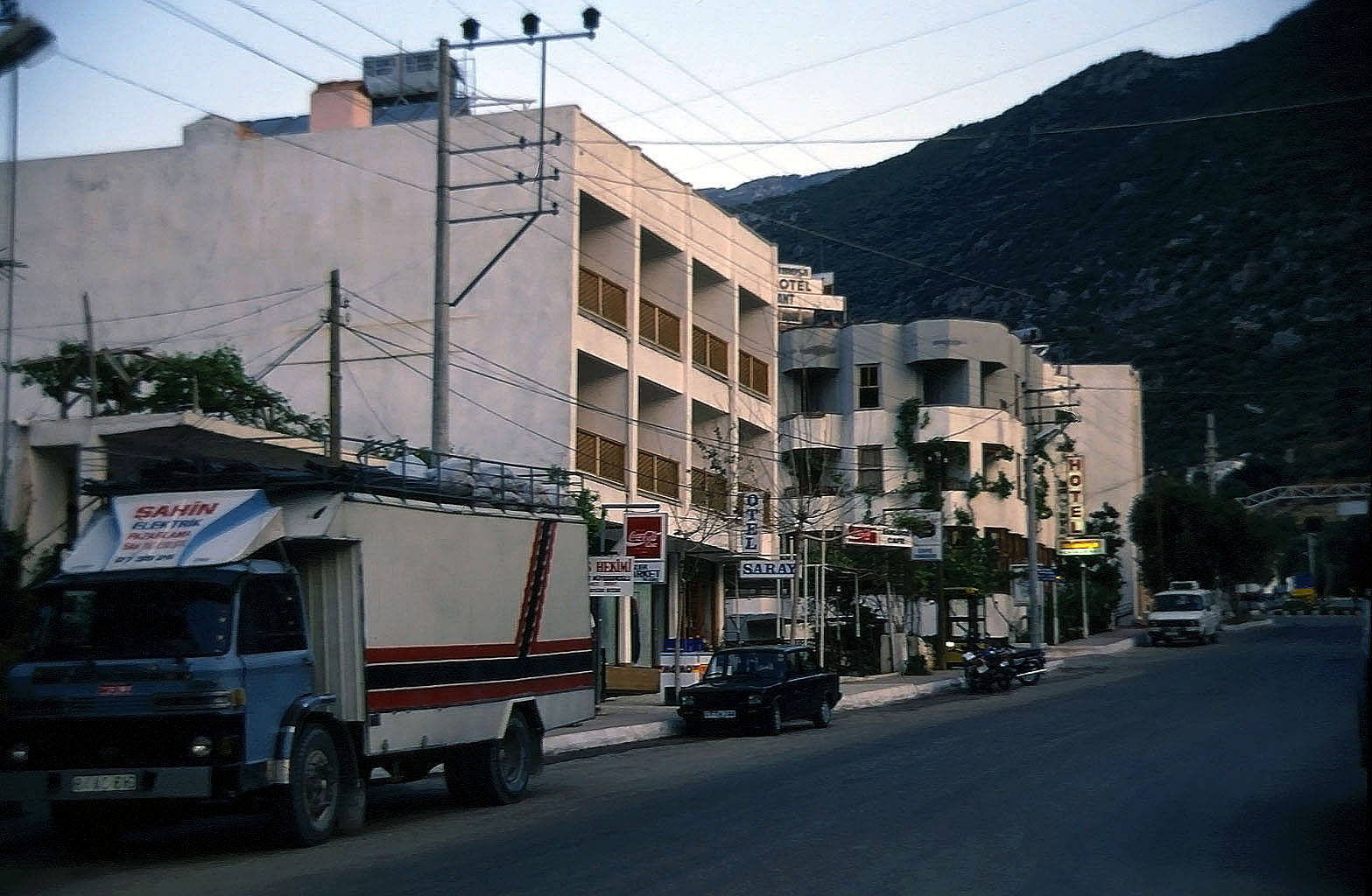 22.04.1993 | Kas | Hauptstrasse zum Hafen