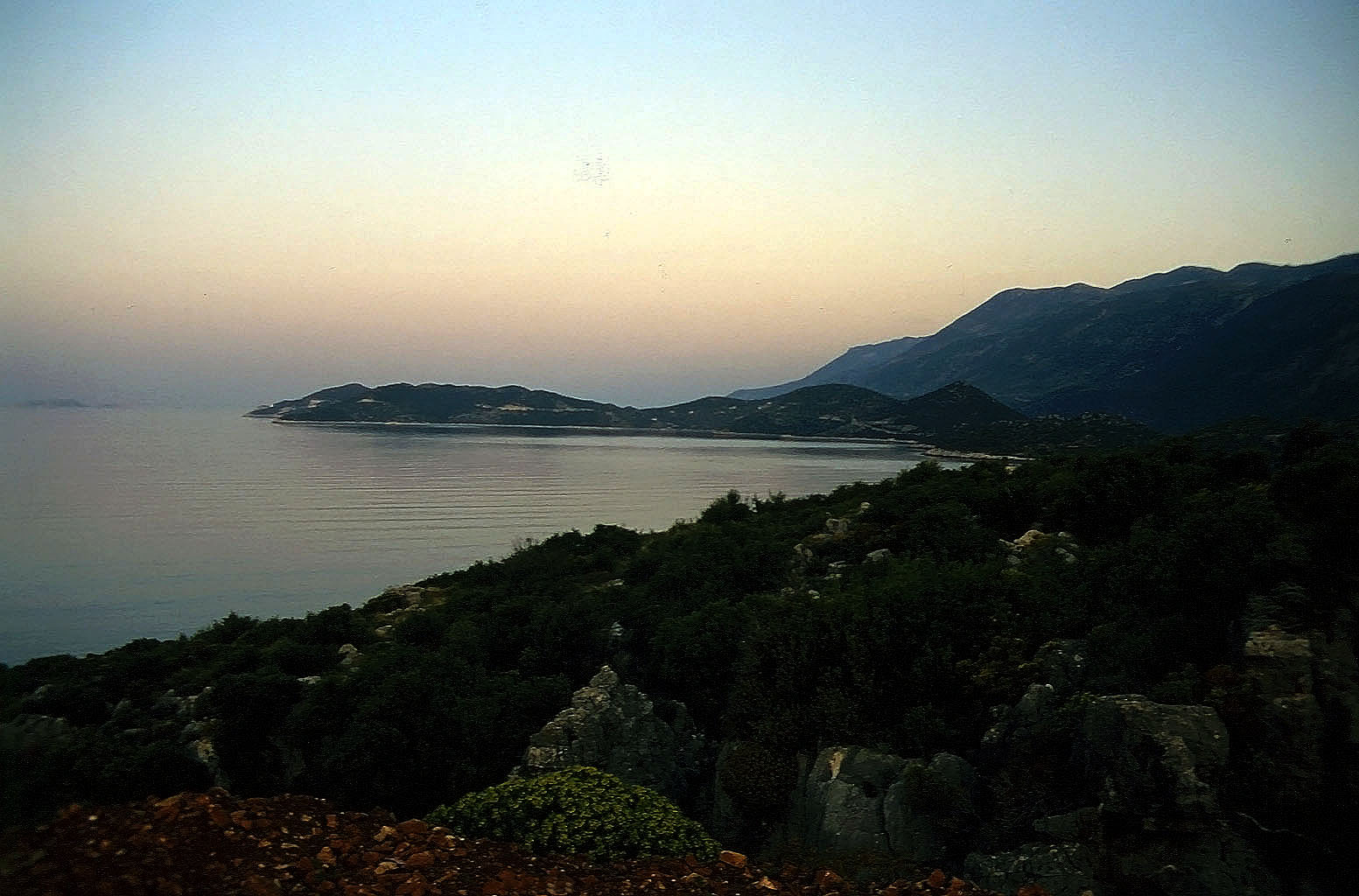 22.04.1993 | Theater | Küstenlinie früh am Morgen