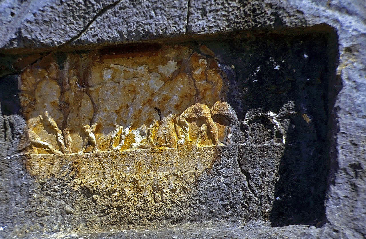 20.04.1993 | Nekropole II | Schlachtenszenerelief am Grab des Tebursseli