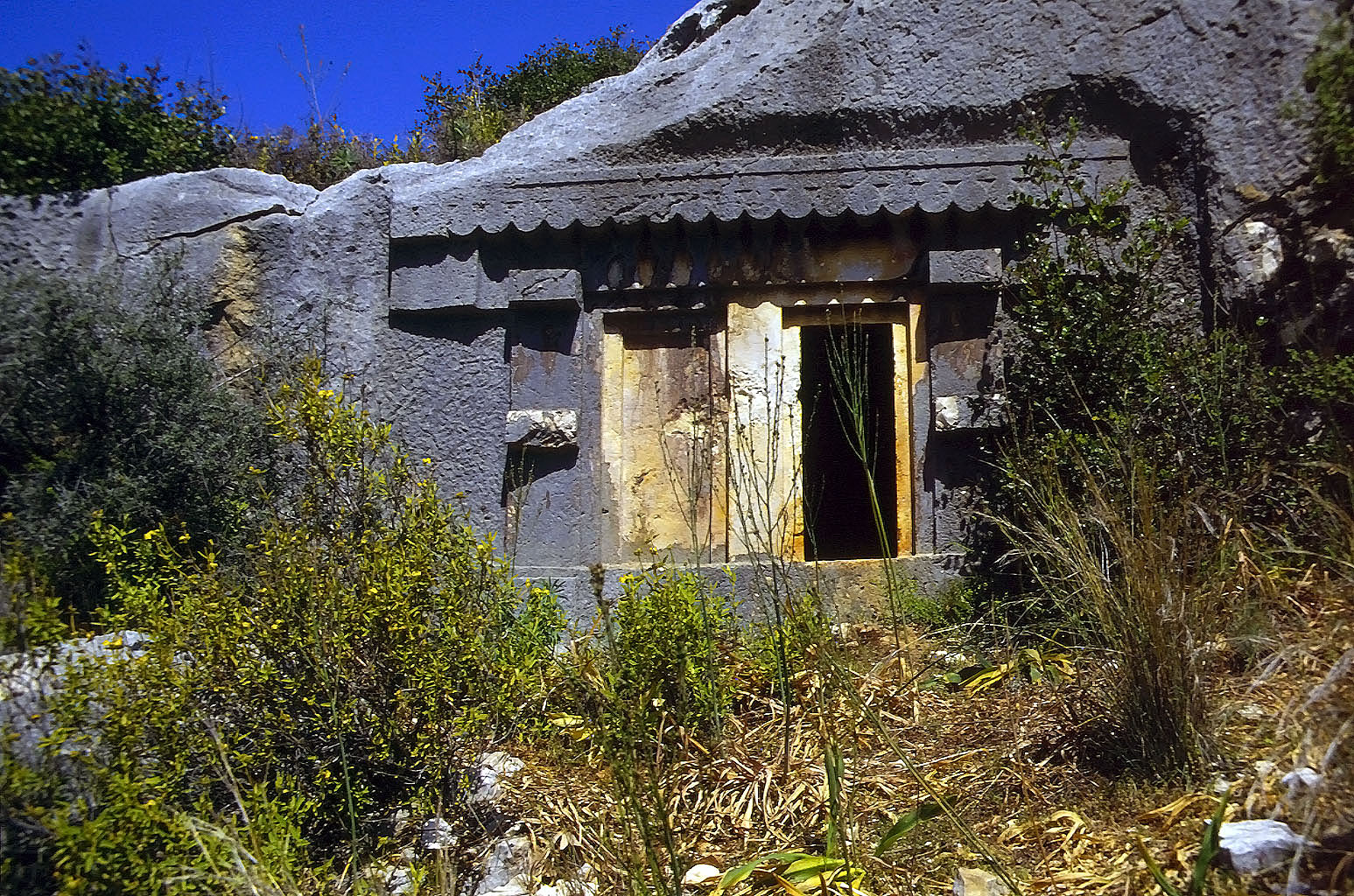 20.04.1993 | Nekropole II | Grab mit schönem Fries