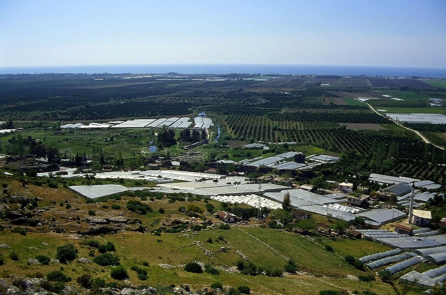 20.04.1993 | Nekropole II | Gewächshäuser, Stadtgebiet und Küstenebene