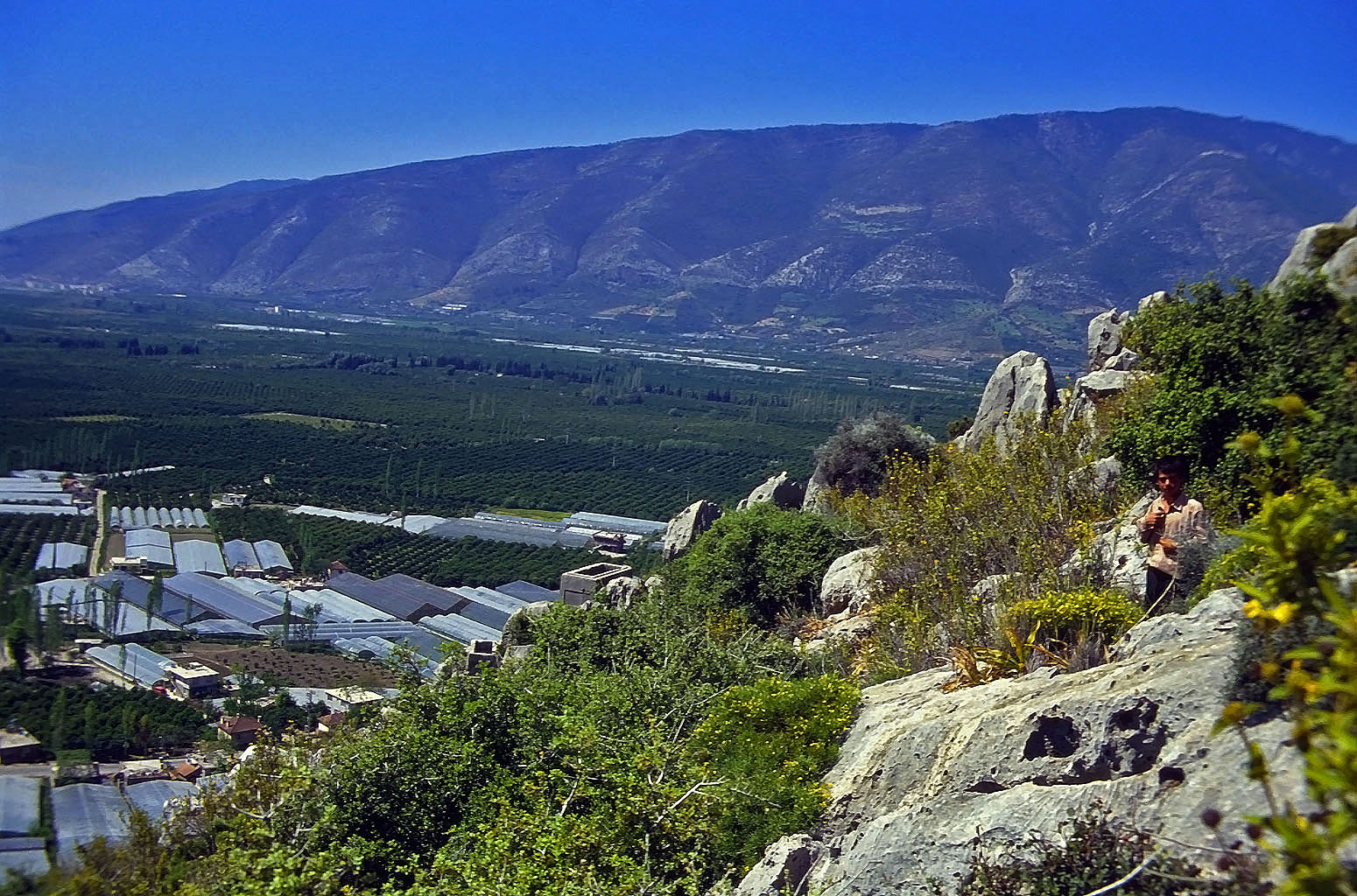 20.04.1993 | Nekropole II | Gräberhang über den Plantagen von Yuvalilar