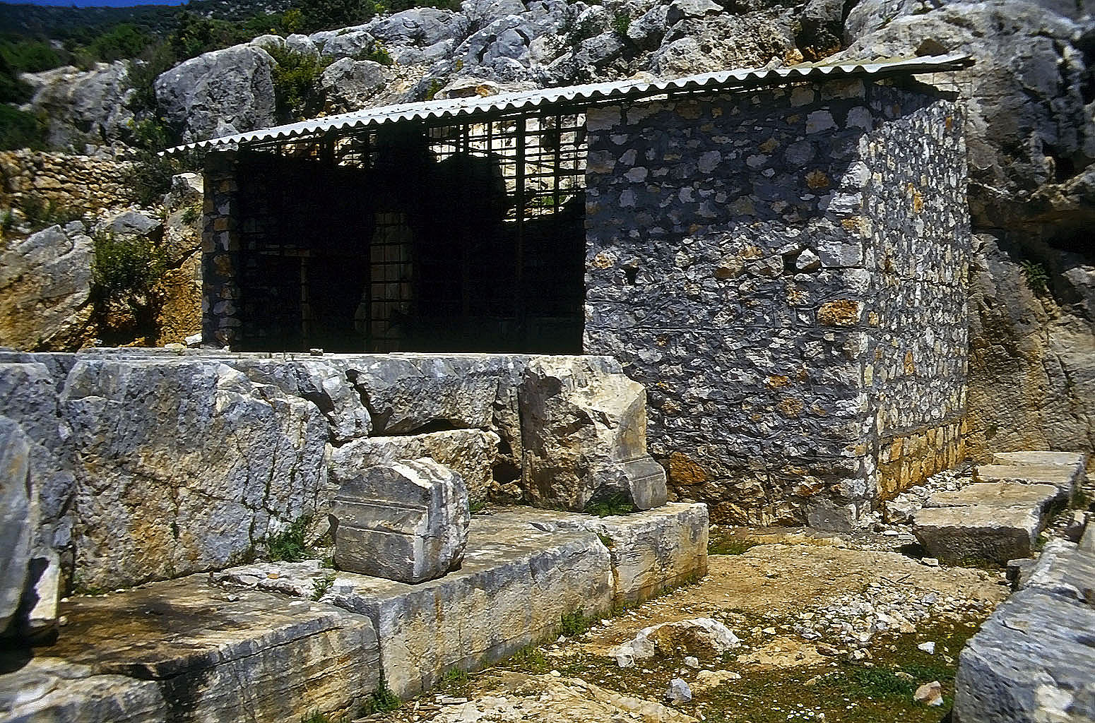 20.04.1993 | Heroon | das Schutzhaus