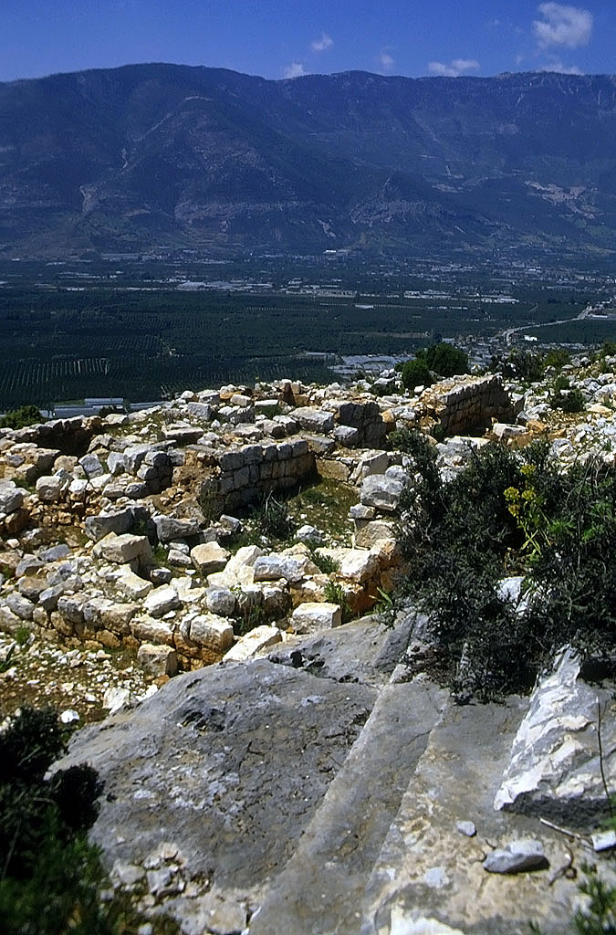 20.04.1993 | Oberburg | antiker Treppenaufgang mit Gebäudegrundmauern