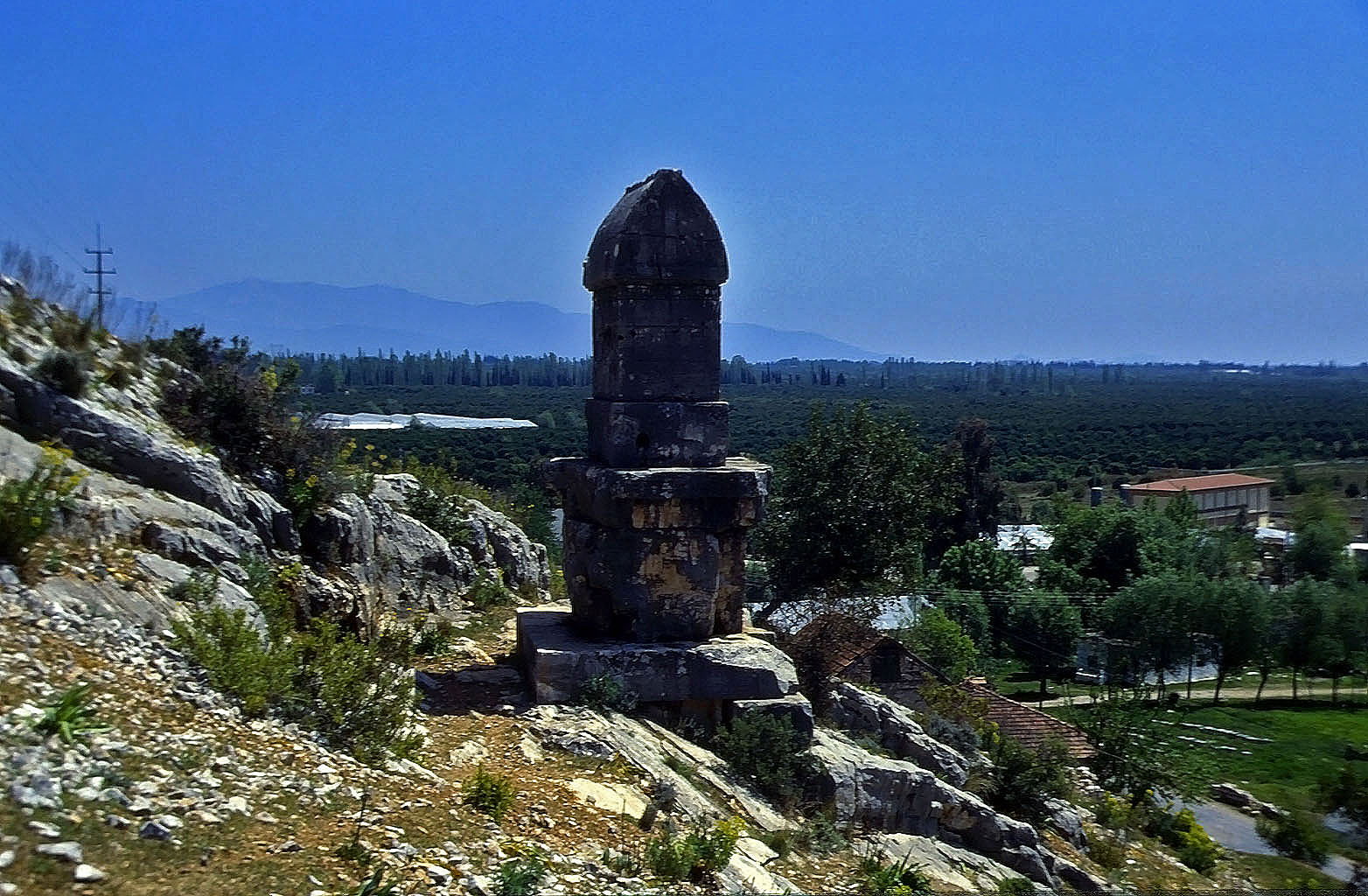 20.04.1993 | Xntaburagrab | Hyposorionsarkophag des Xntabura über Bektasi-Kloster