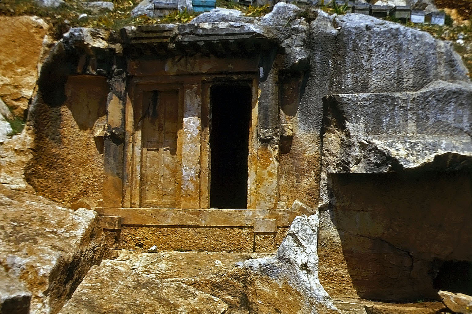 20.04.1993 | Nekropole V | farbiges Hausgrab