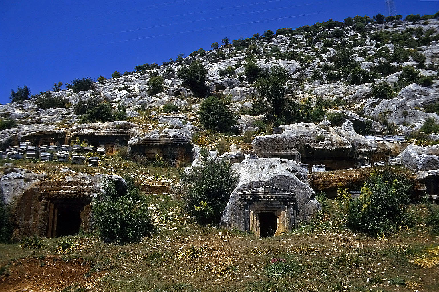 20.04.1993 | Nekropole V | Hausgräbersammlung und Bienenstöcke