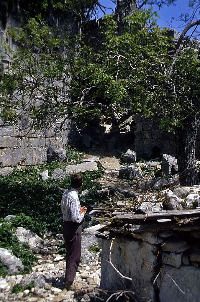 28.04.1993 | Theater | seitliche Stützmauer