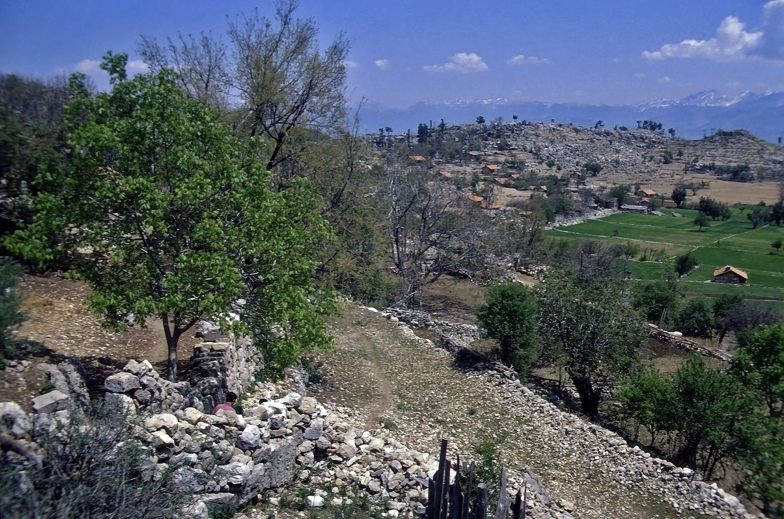 28.04.1993 | Stadtmauer | Abstiegsweg zum Stadion und zur untereb Agora